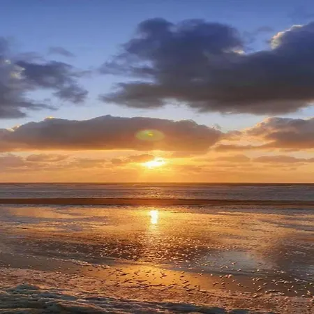 Comfortable In With Sea Views *